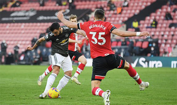 Bruno mở đầu màn ngược dòng của M.U