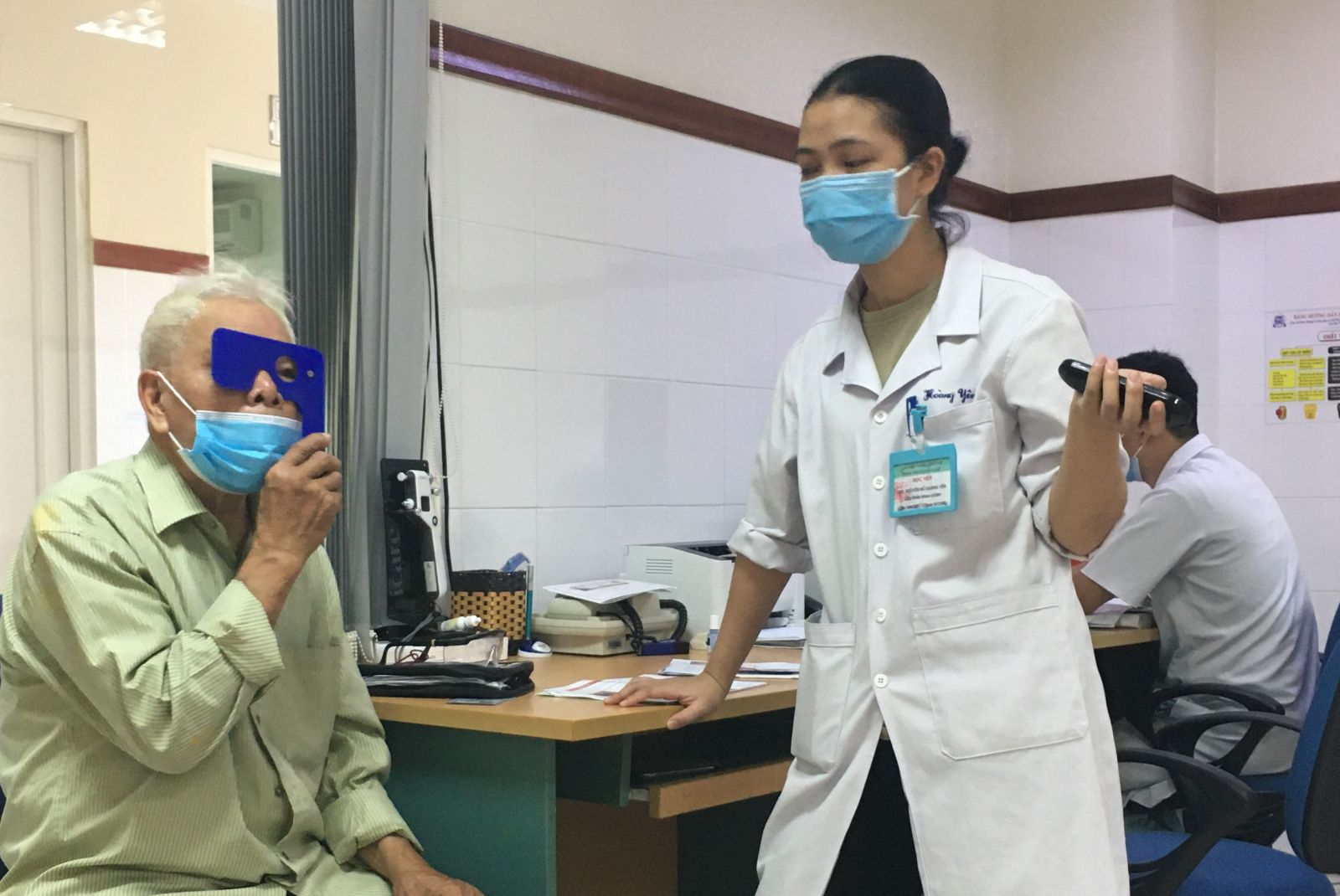 Thực hiện đeo khẩu trang