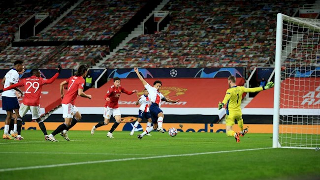 Marquinhos tái lập thế dẫn bàn cho PSG