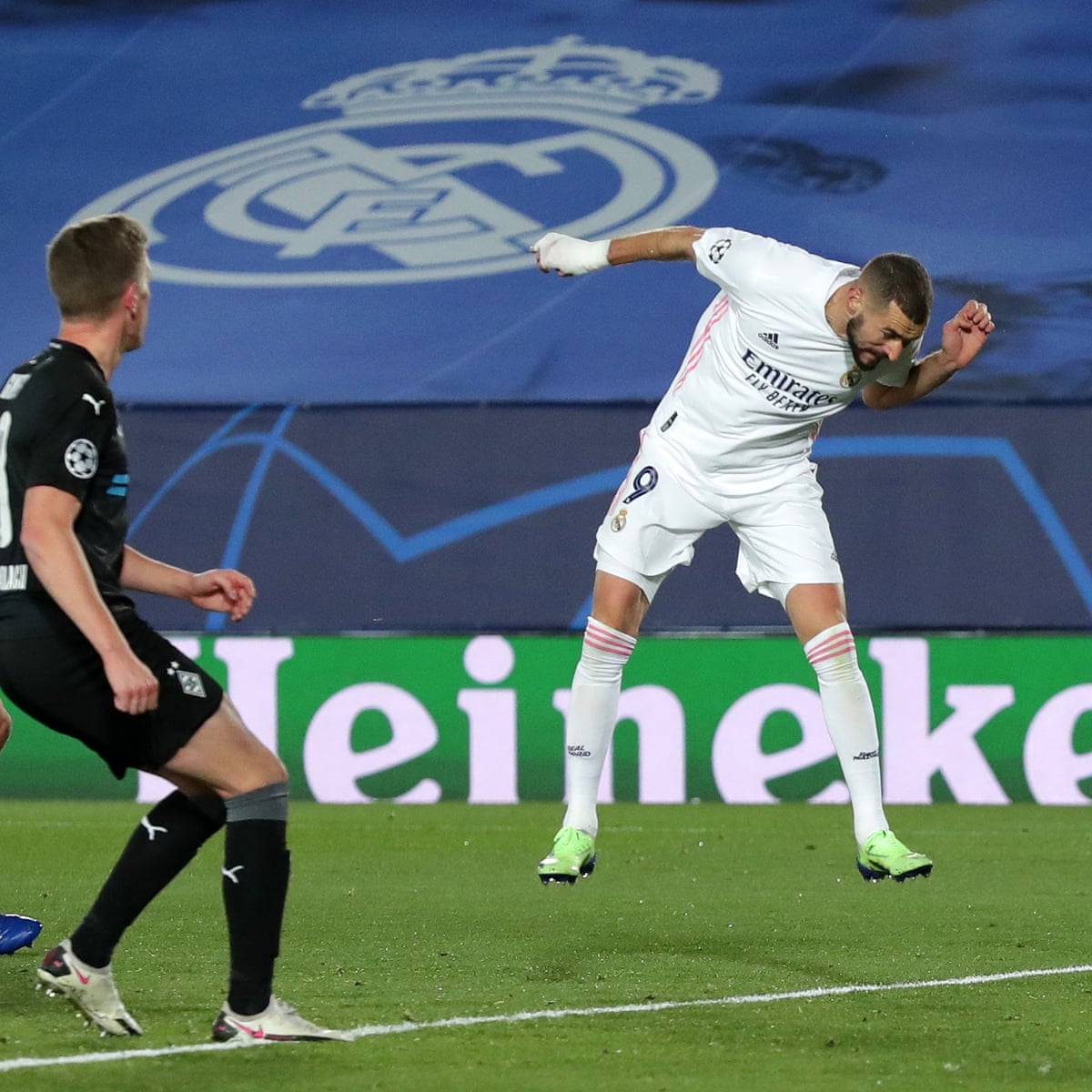  Benzema nhân đôi cách biệt cho Real