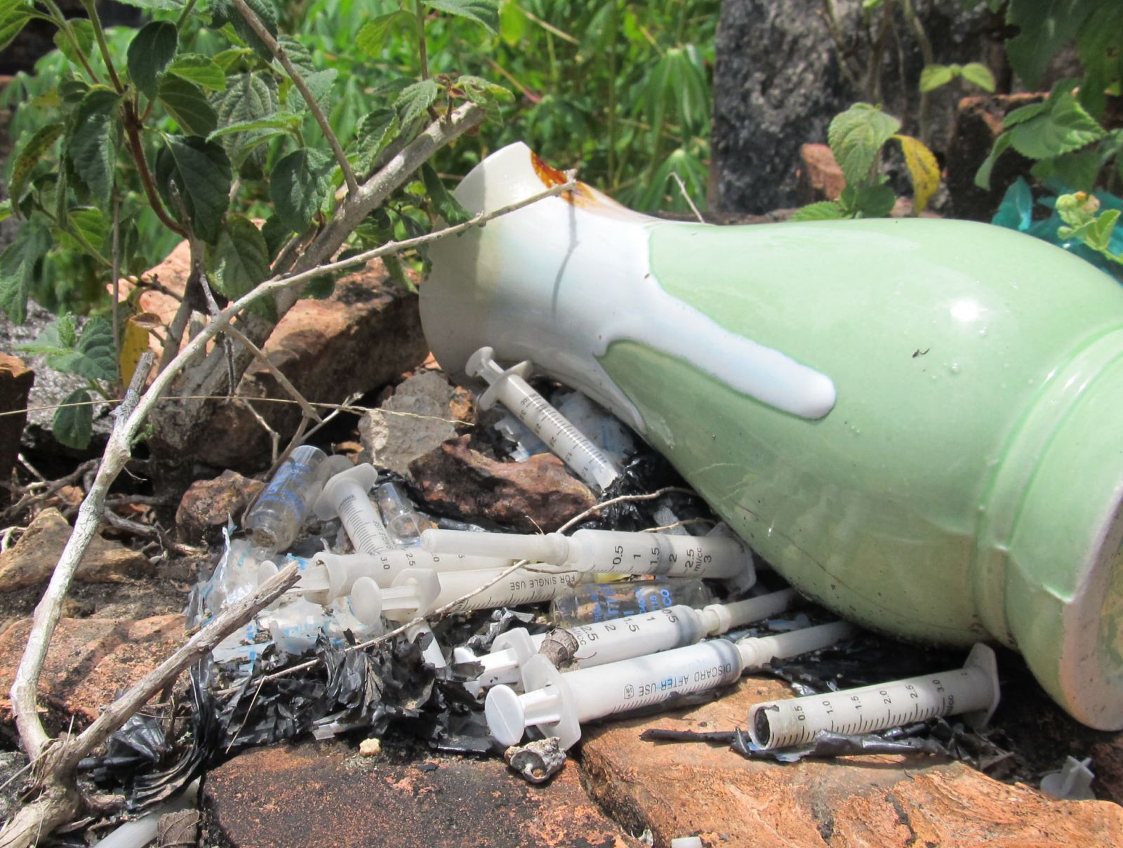 ống tiêm ma túy vương vãi tại Thuỷ Xuân