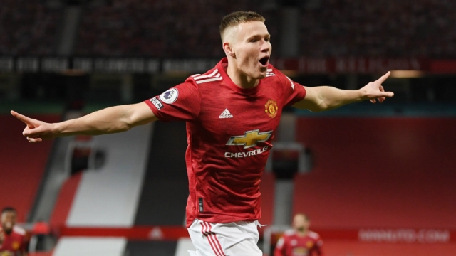McTominay ghi 2 bàn chỉ trong 3 phút đầu tiên