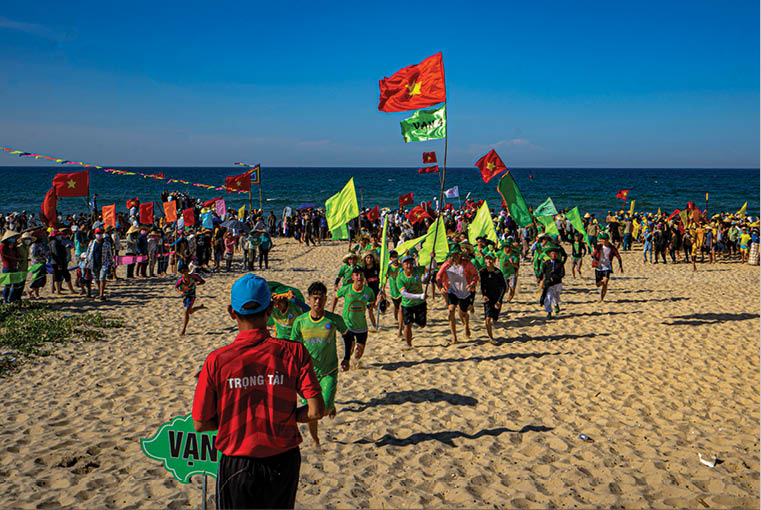 Planting flag when reaching the finish of the race
