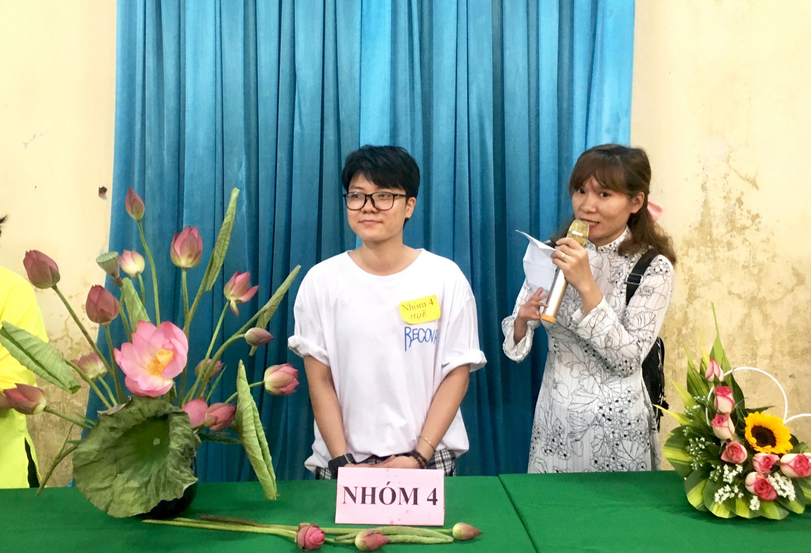 Thông điệp được gửi gắm vào lẵng hoa