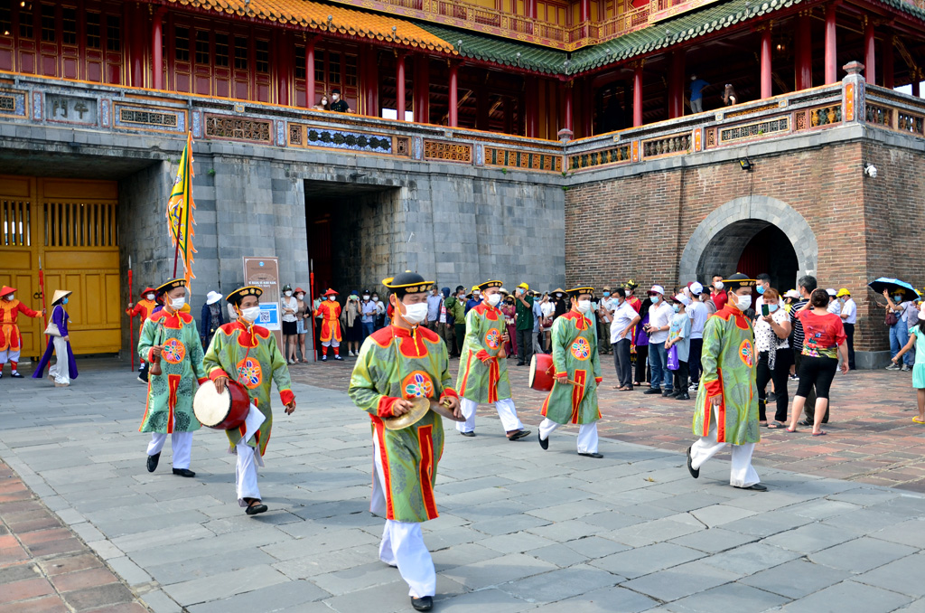Hue Monuments Complex deployes many services to attract visitors on the occasion of April 30th - May 1st this year