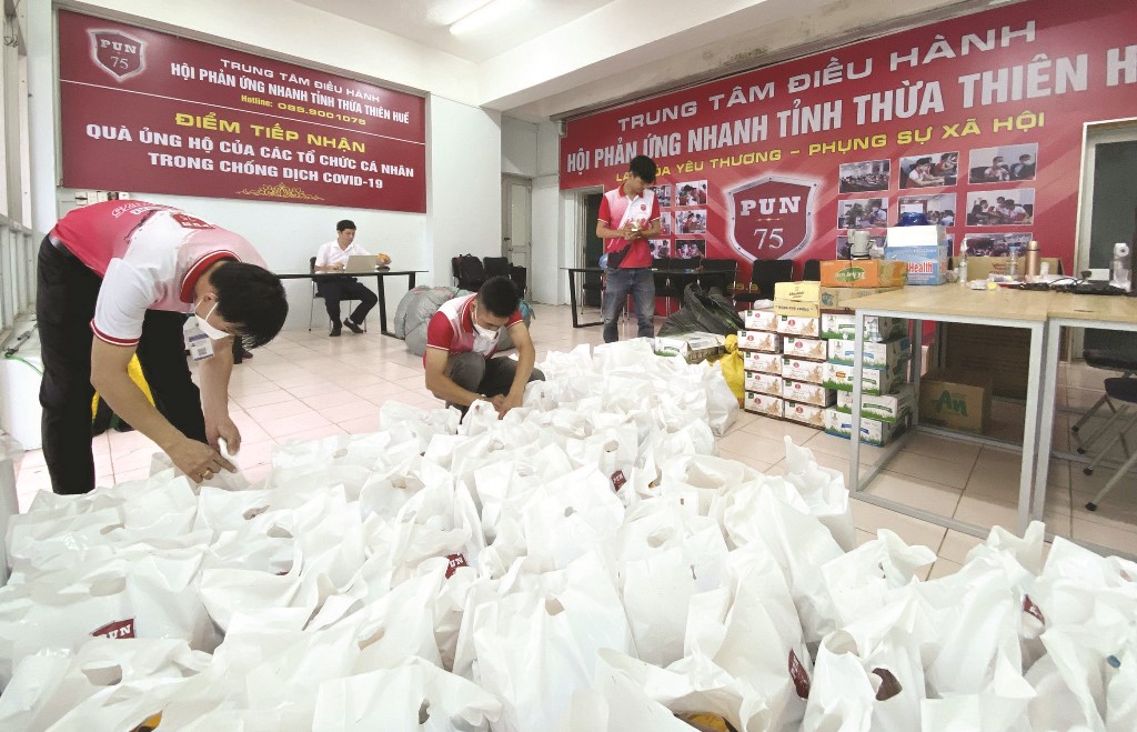 Rapid response teams deliver goods to support stations