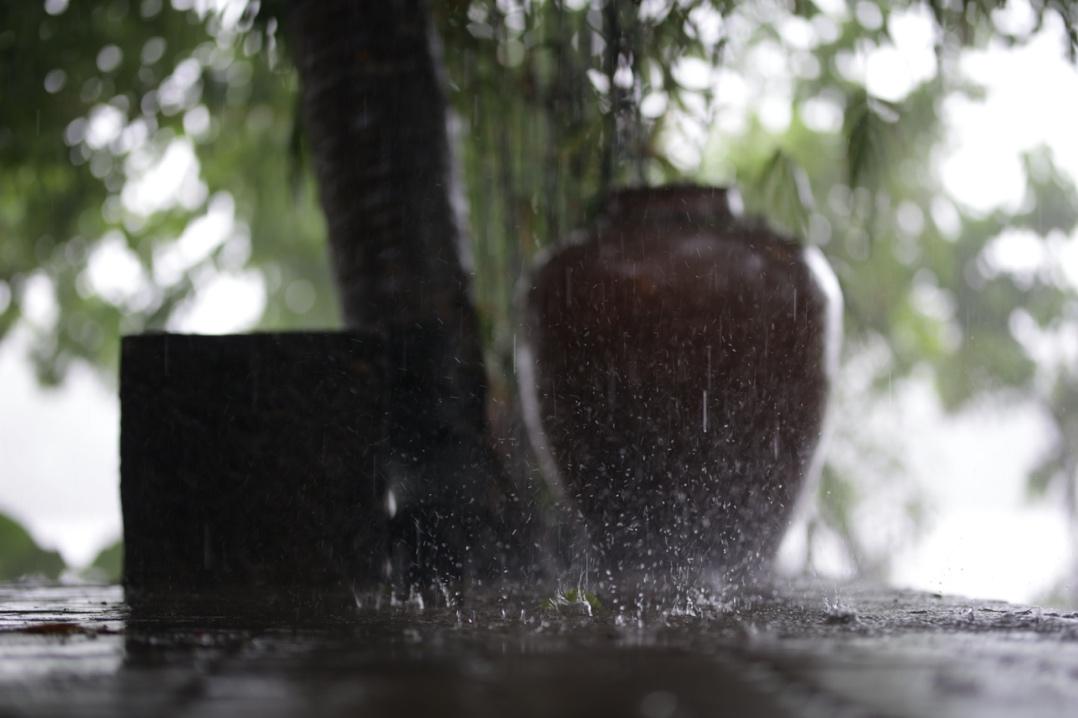 The rain of melancholy Hue