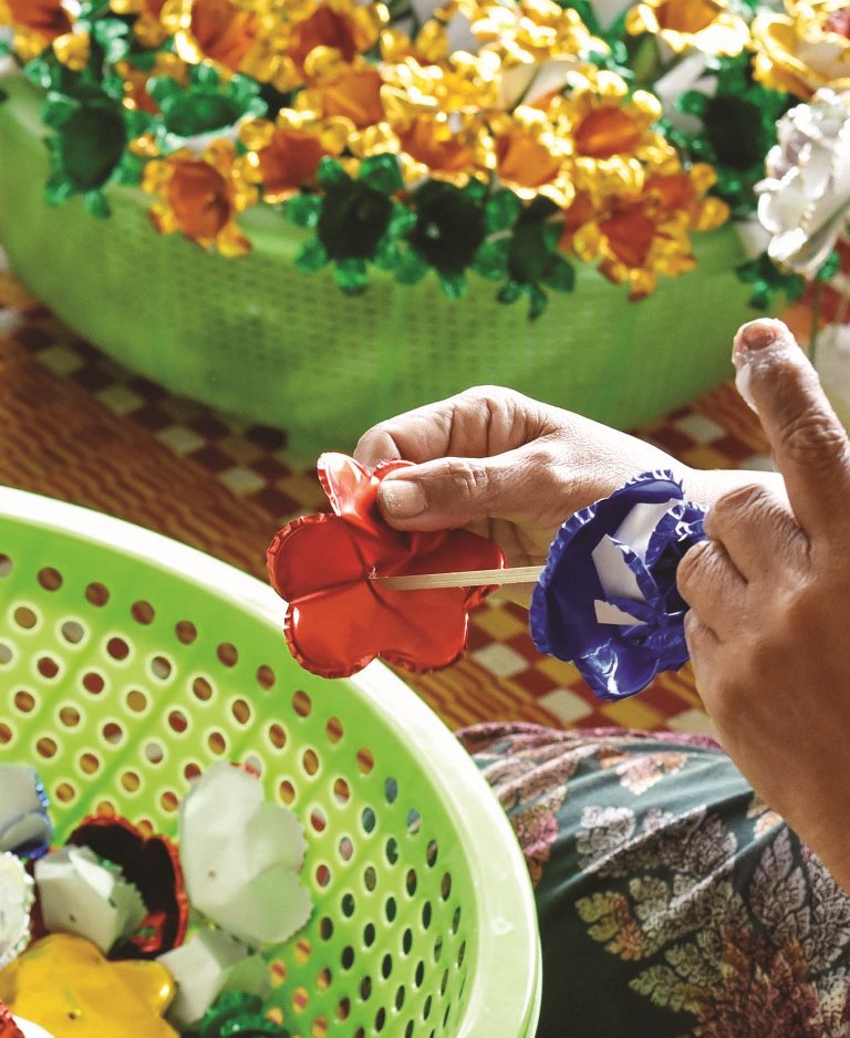 Attaching flower petals