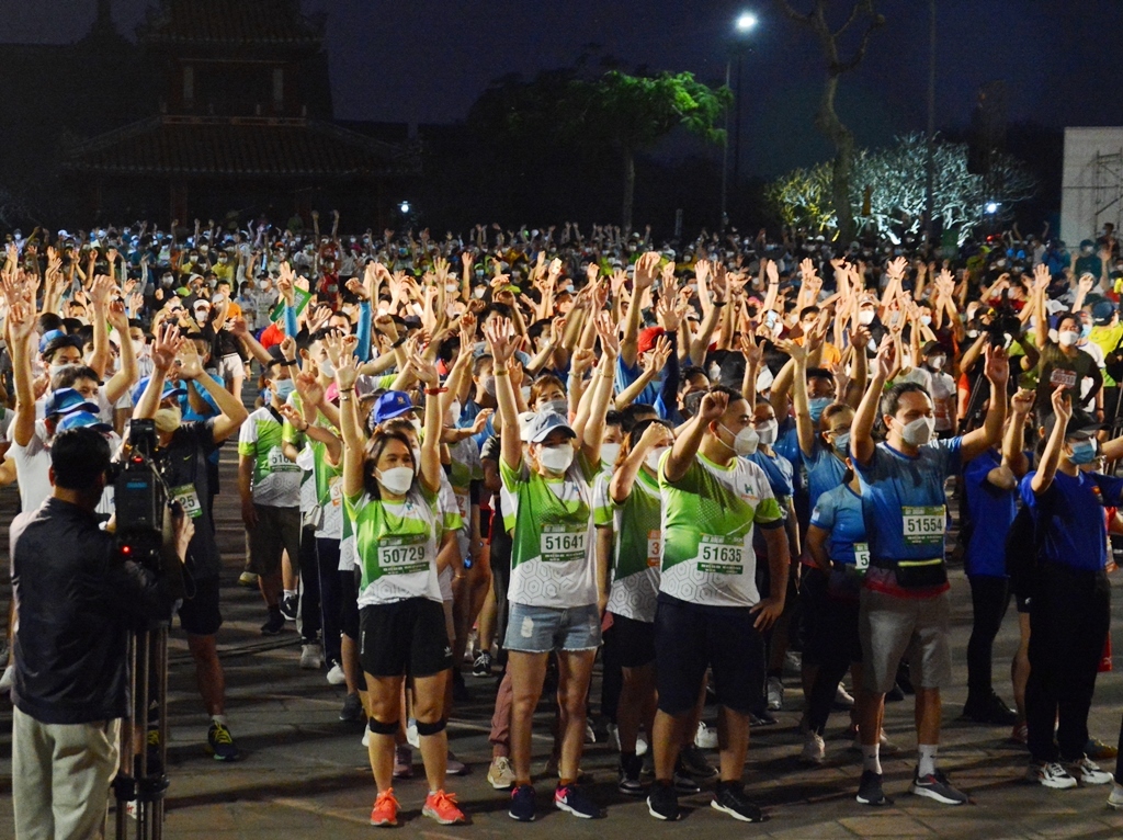 From 5:30am, over 4.500 athletes are present at Nghenh Luong Dinh