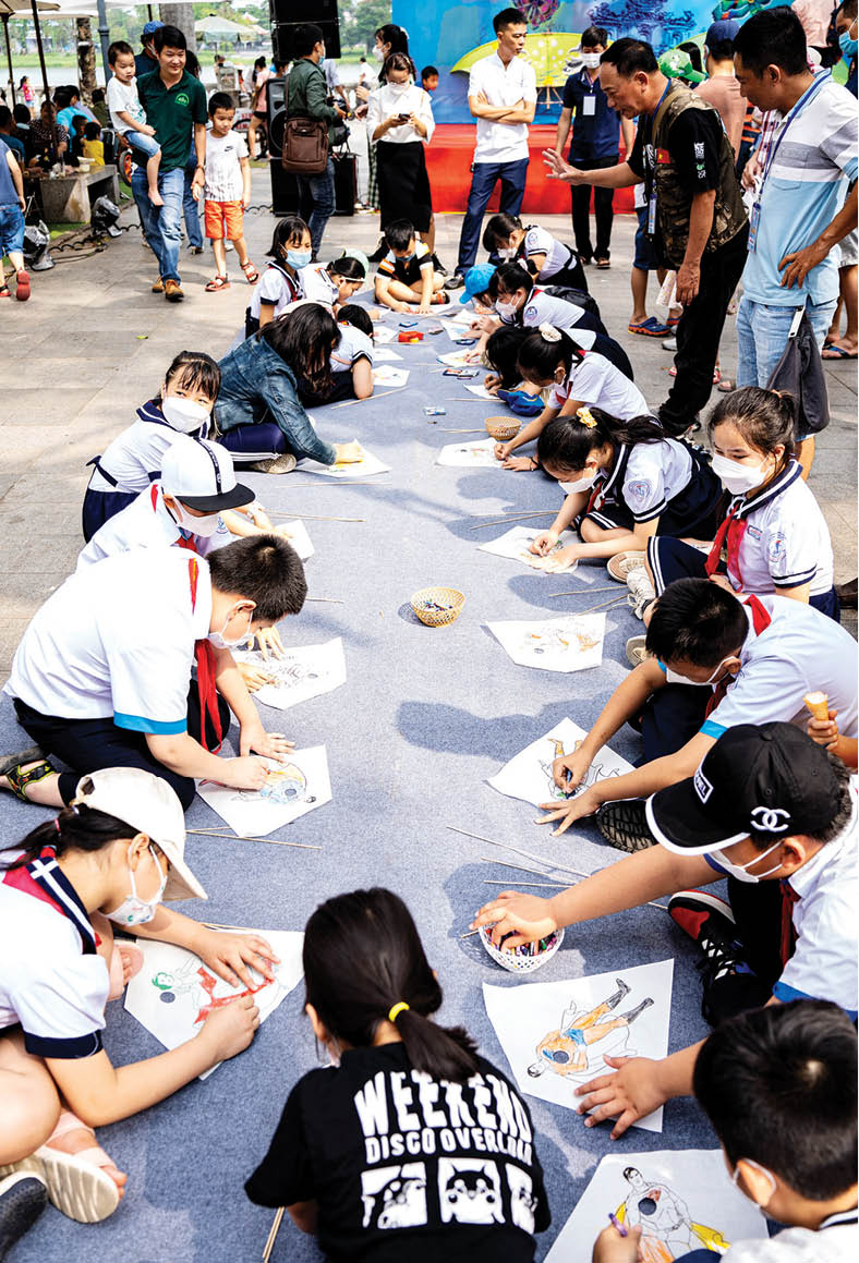To have colorful kites in all shapes