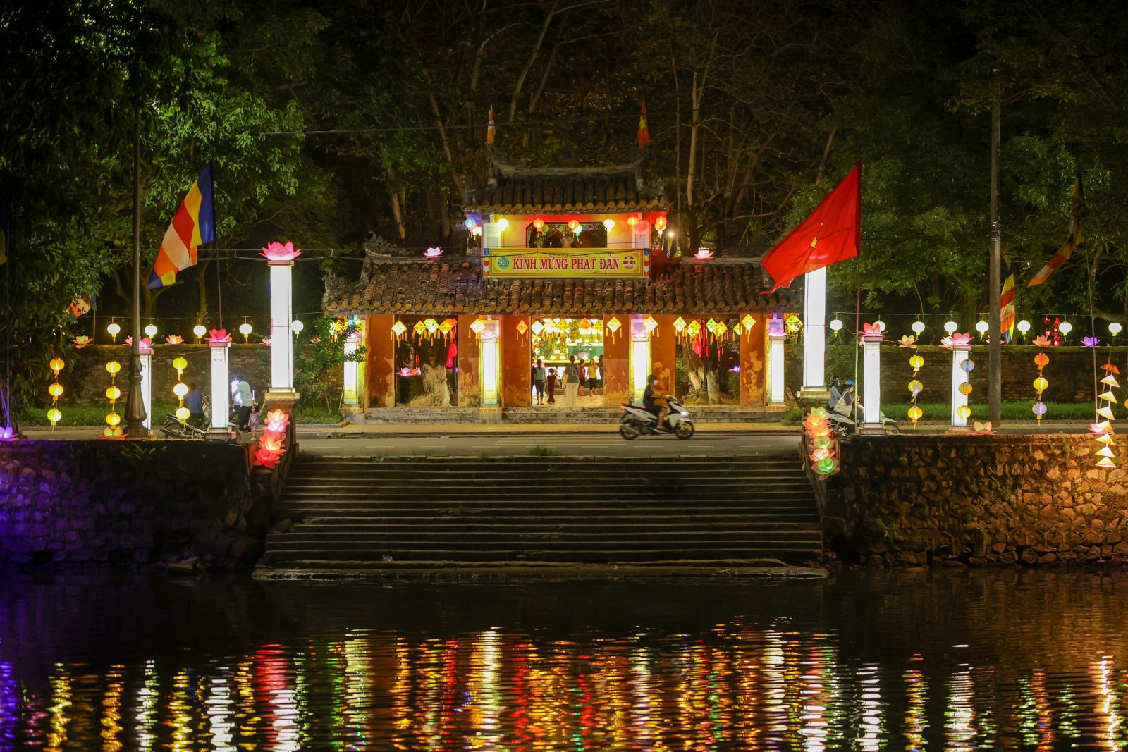 Dieu De Pagoda shimmering at night.