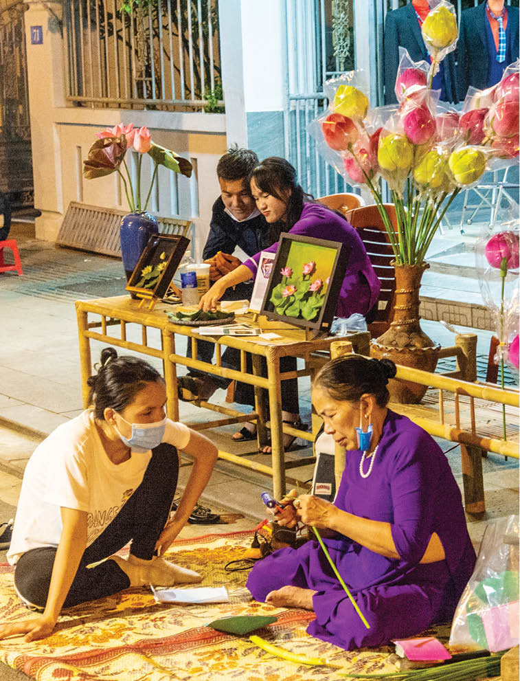 Experiencing traditional crafts