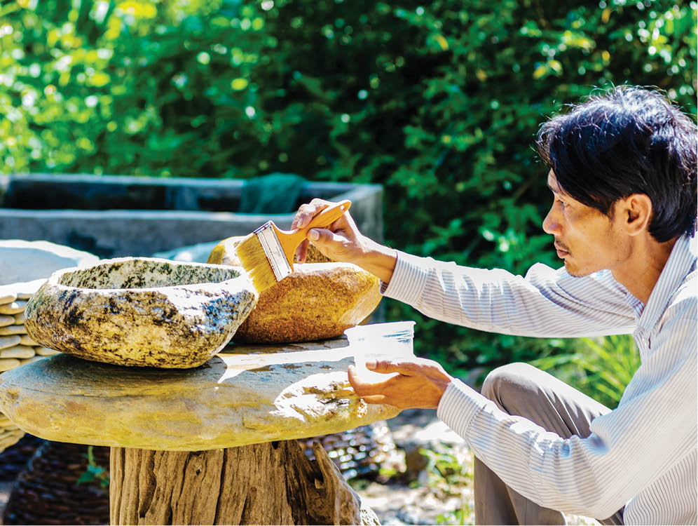 Applying color protection solution