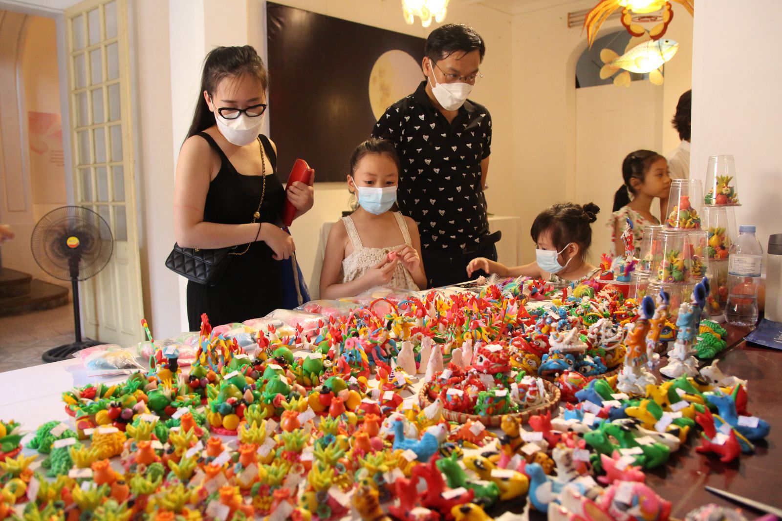 To He, flour animals… on display attracts a lot of children