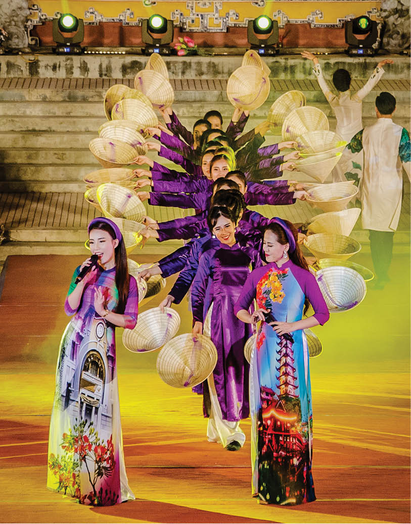 An artistic performance with Hue conical hats