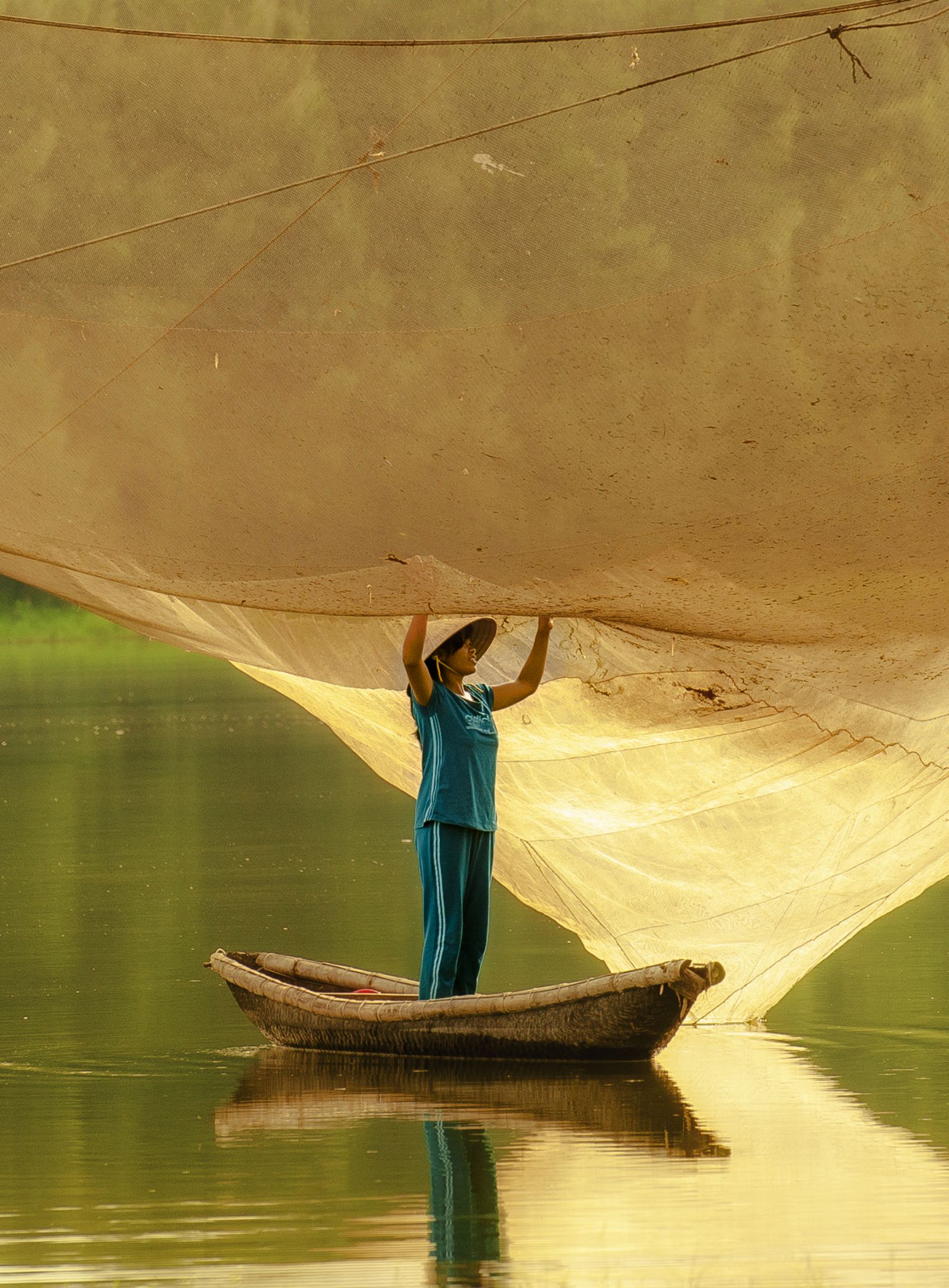 Visiting the fishing net in the morning in Loc Binh