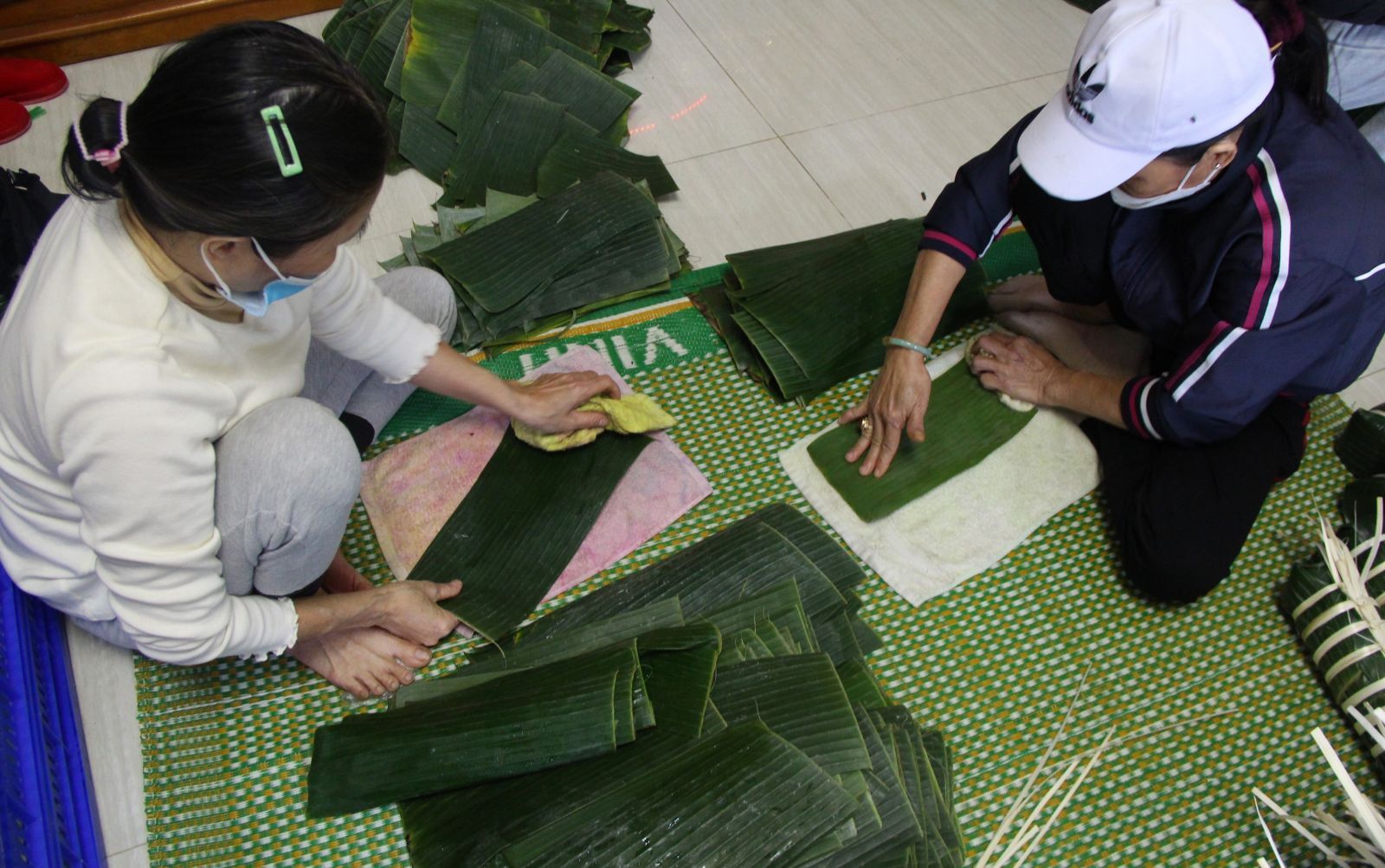 It takes many steps to reach the final product, in which, choosing, cleaning and arranging the leaves require meticulousness