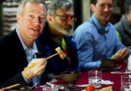 Tôi cũng biết dùng đũa, Đại sứ nói