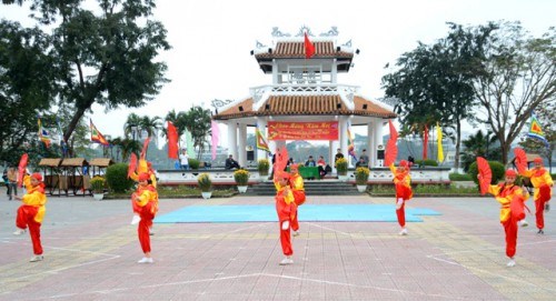 Buổi biểu diễn được mở màn bằng bài Lôi phong phiến của Võ Kinh Vạn An