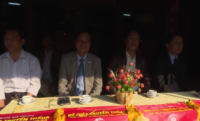 Gần 100 học sinh tham dự hội vật làng Thủ Lễ