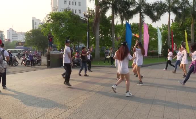 Nhảy flashmod chào mừng Festival Huế 2016