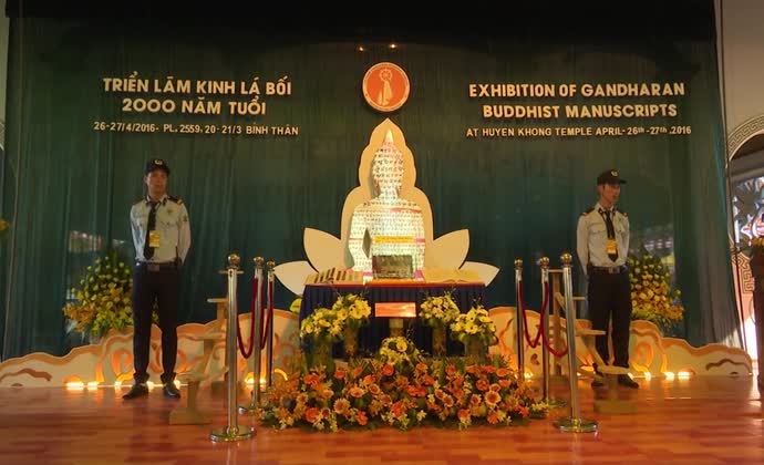 Triển lãm bản kinh lá bối 2000 năm tuổi