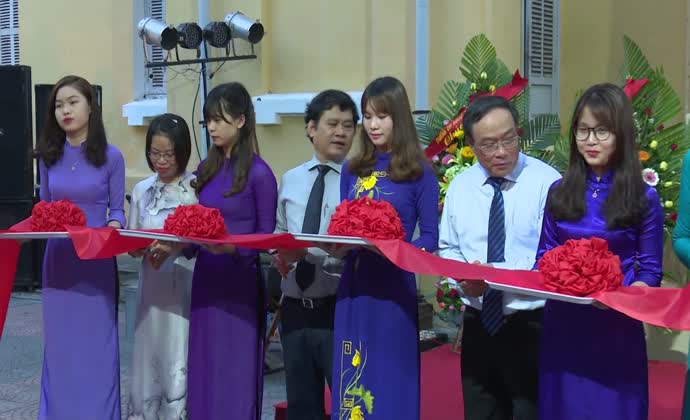 Áo dài xưa tái ngộ Cố đô