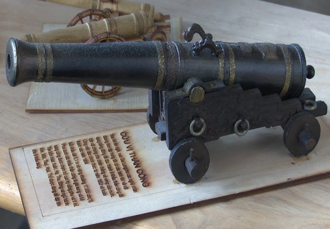 Độc đáo cửu vị thần công tí hon