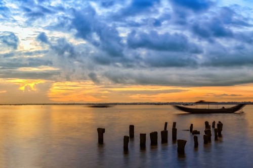 Tới phá Tam Giang, bạn còn tha hồ được thưởng thức những món hải sản tươi ngon. Ảnh: Vũ Quang