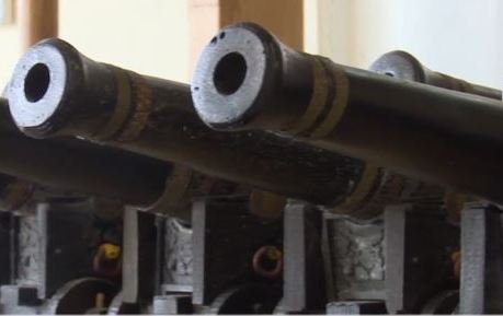 A unique tiny version of Nine Holy Cannons