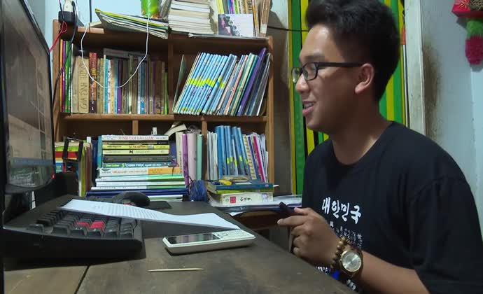 A student with passion for Ca Hue