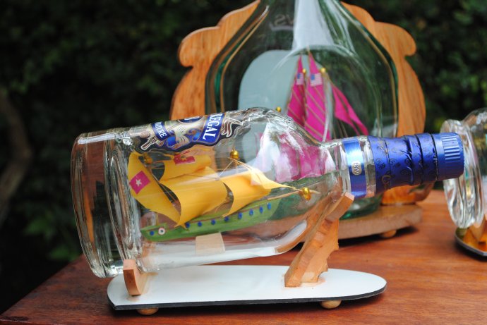 Thuyền trong chai thủy tinh