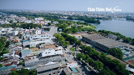 Enjoying Hue’s Delicacies At Dong Ba Market