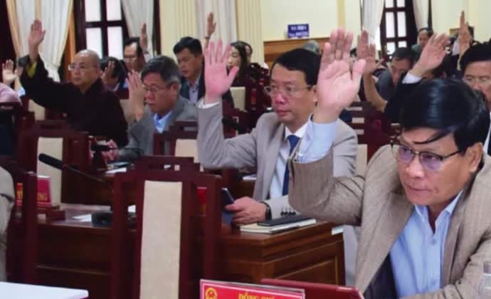 Báo Thừa Thiên Huế số 7822 có nhiều thông tin thời sự