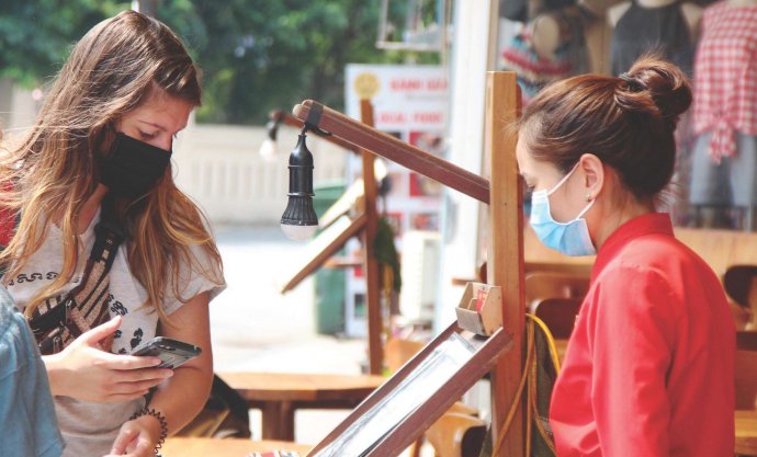 Nhiều bài viết chuyên sâu trên Thừa Thiên Huế Cuối tuần số 1051