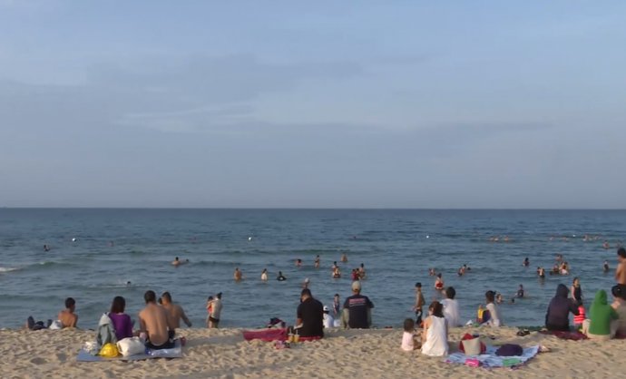 Giữ bờ biển sạch, khách sẽ quay lại