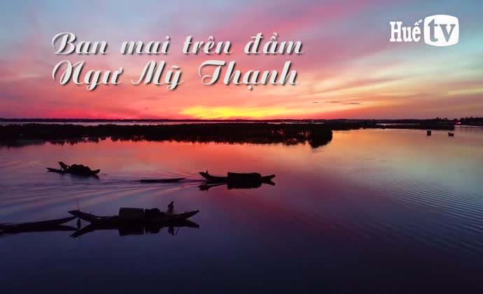 Ban mai trên đầm Ngư Mỹ Thạnh
