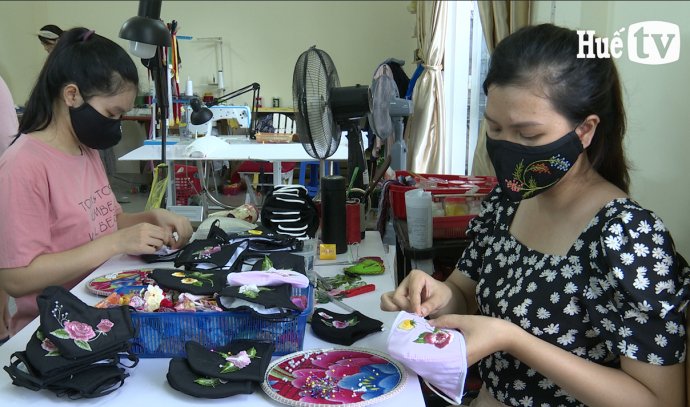 Lên đời cho khẩu trang