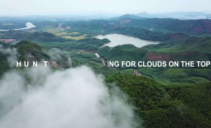 Hunting for clouds on the top of Mount Hon Vuon