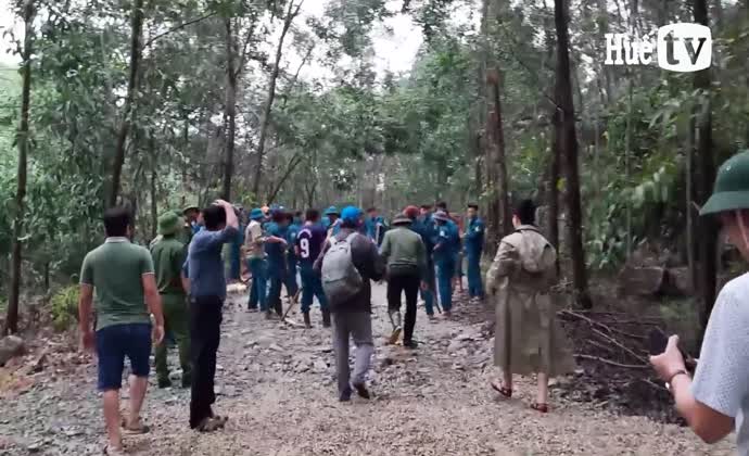 Nhà điều hành, lán trại Thuỷ điện Rào Trăng 3 bị đất đá vùi lấp