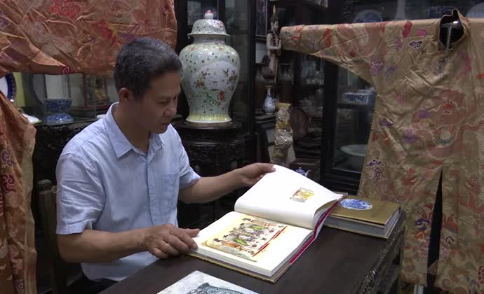 Nguyễn Hữu Hoàng và bộ sưu tập quý về trang phục triều Nguyễn