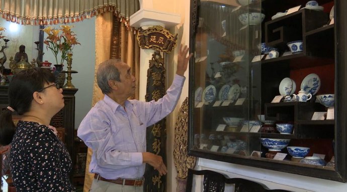 Researcher Nguyen Xuan Hoa’s unique collection of ordered porcelains