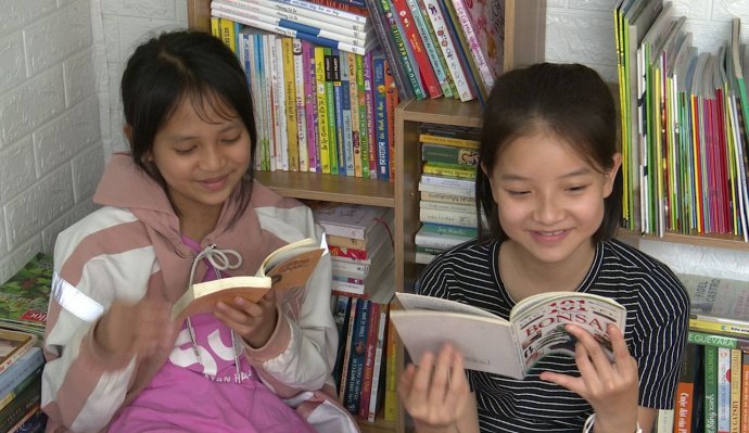 Free reading station “Lightning”