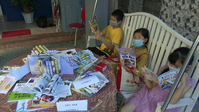 “Happy summer with books”