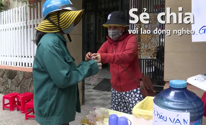 Sẻ chia với lao động nghèo