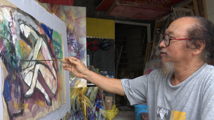 Painter Dang Mau Tuu: Diligently creating in the COVID season
