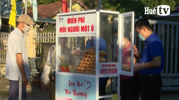 Tủ mì 0 đồng lan tỏa yêu thương