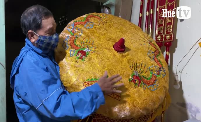 30 years of making parasols