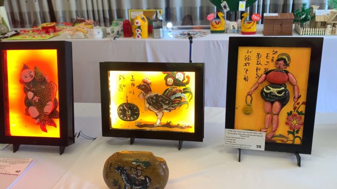 Học sinh làm tranh dân gian Đông Hồ bằng đá cuội