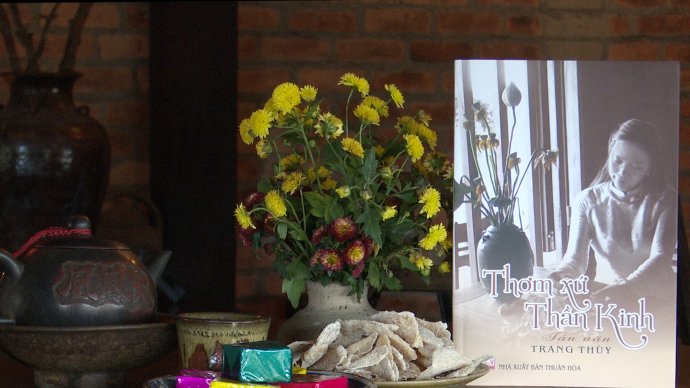 Meeting the author of “Thơm xứ Thần Kinh”